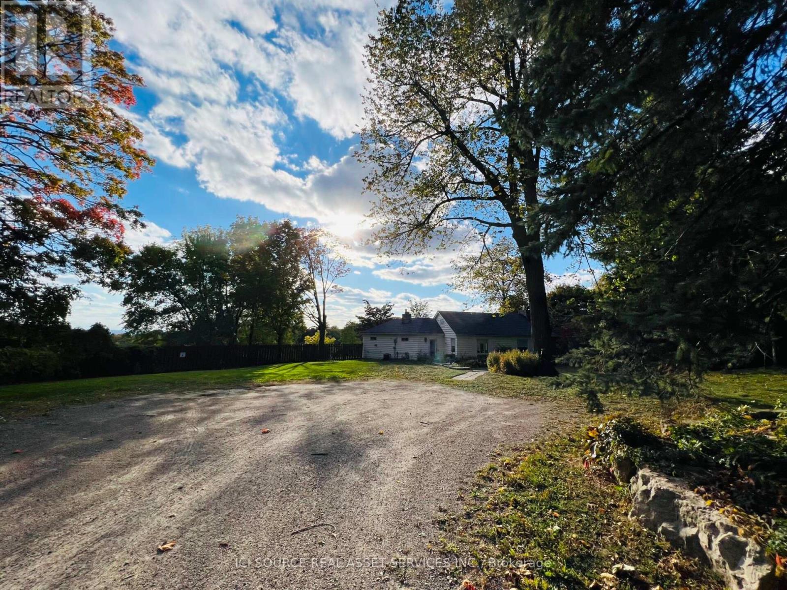 8 Renwood Place, Hamilton, ON - Outdoor