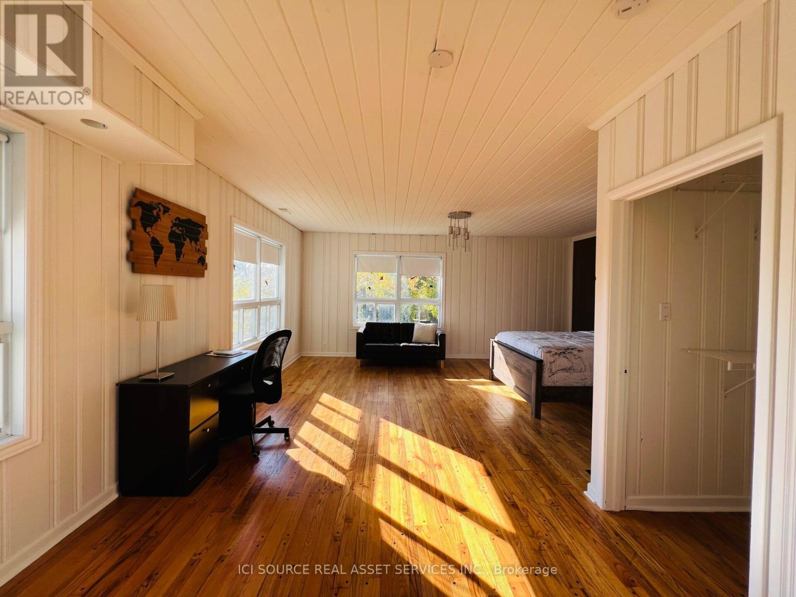 8 Renwood Place, Hamilton, ON - Indoor Photo Showing Other Room