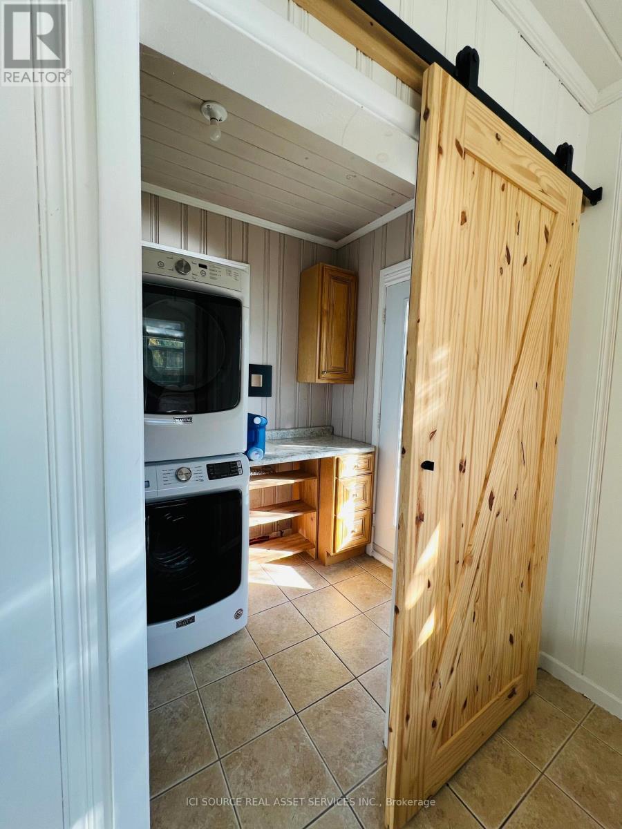 8 Renwood Place, Hamilton, ON - Indoor