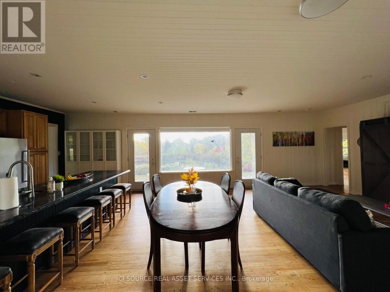 8 Renwood Place, Hamilton, ON - Indoor Photo Showing Dining Room