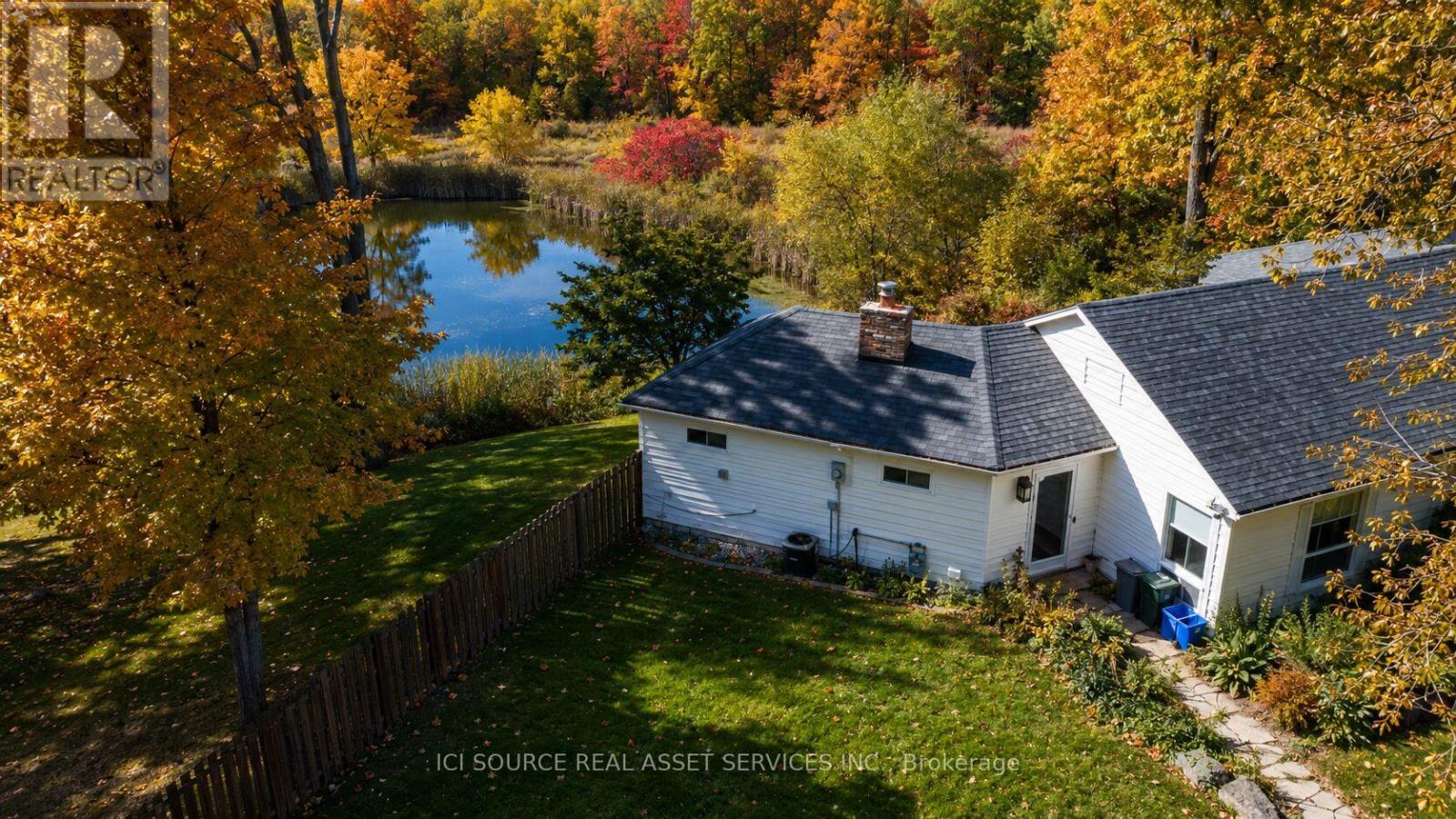 8 Renwood Place, Hamilton, ON - Outdoor