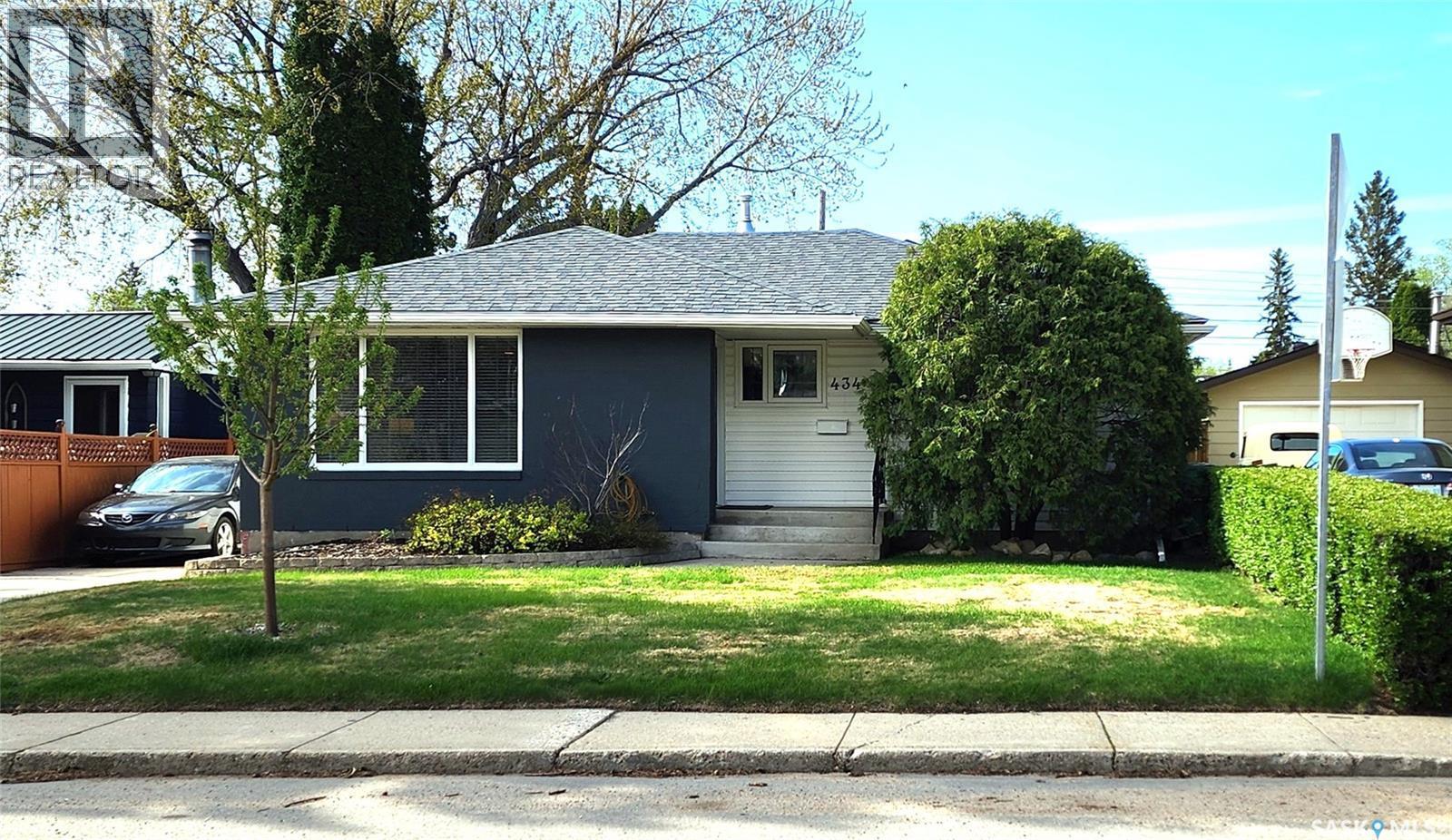 434 Ash Street E, Saskatoon, SK - Outdoor