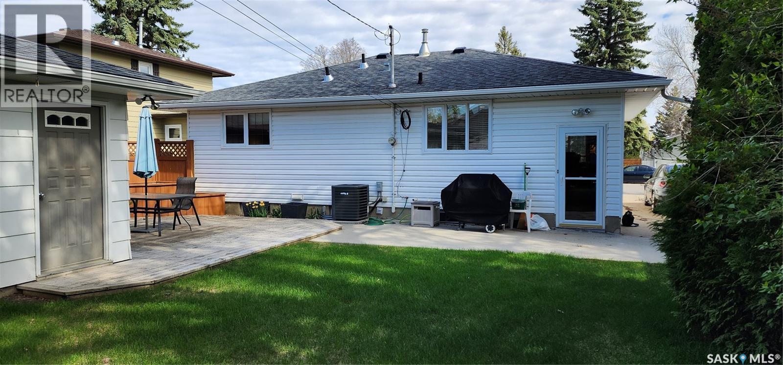 434 Ash Street E, Saskatoon, SK - Outdoor With Exterior