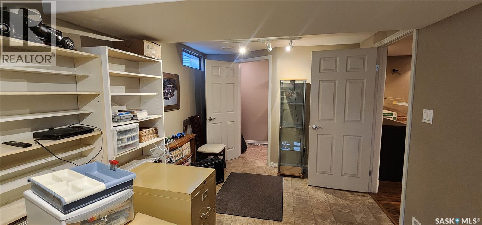 434 Ash Street E, Saskatoon, SK - Indoor