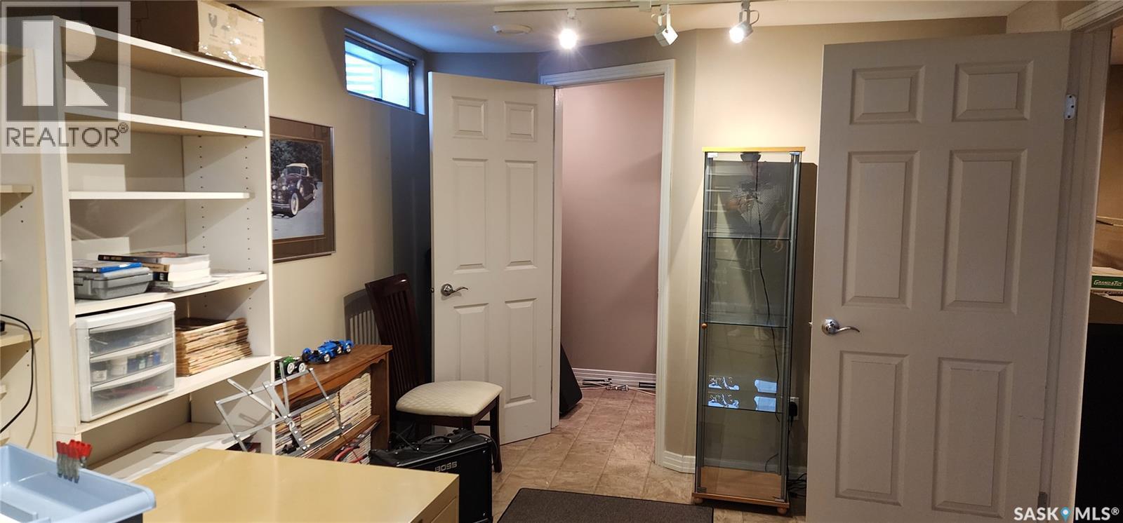434 Ash Street E, Saskatoon, SK - Indoor