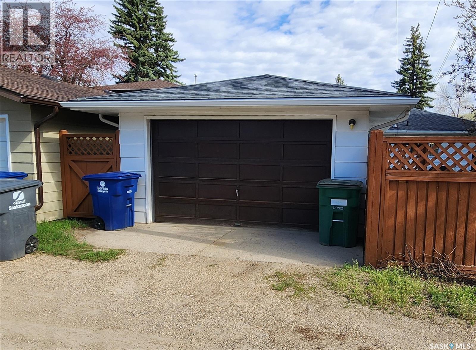434 Ash Street E, Saskatoon, SK - Outdoor With Exterior