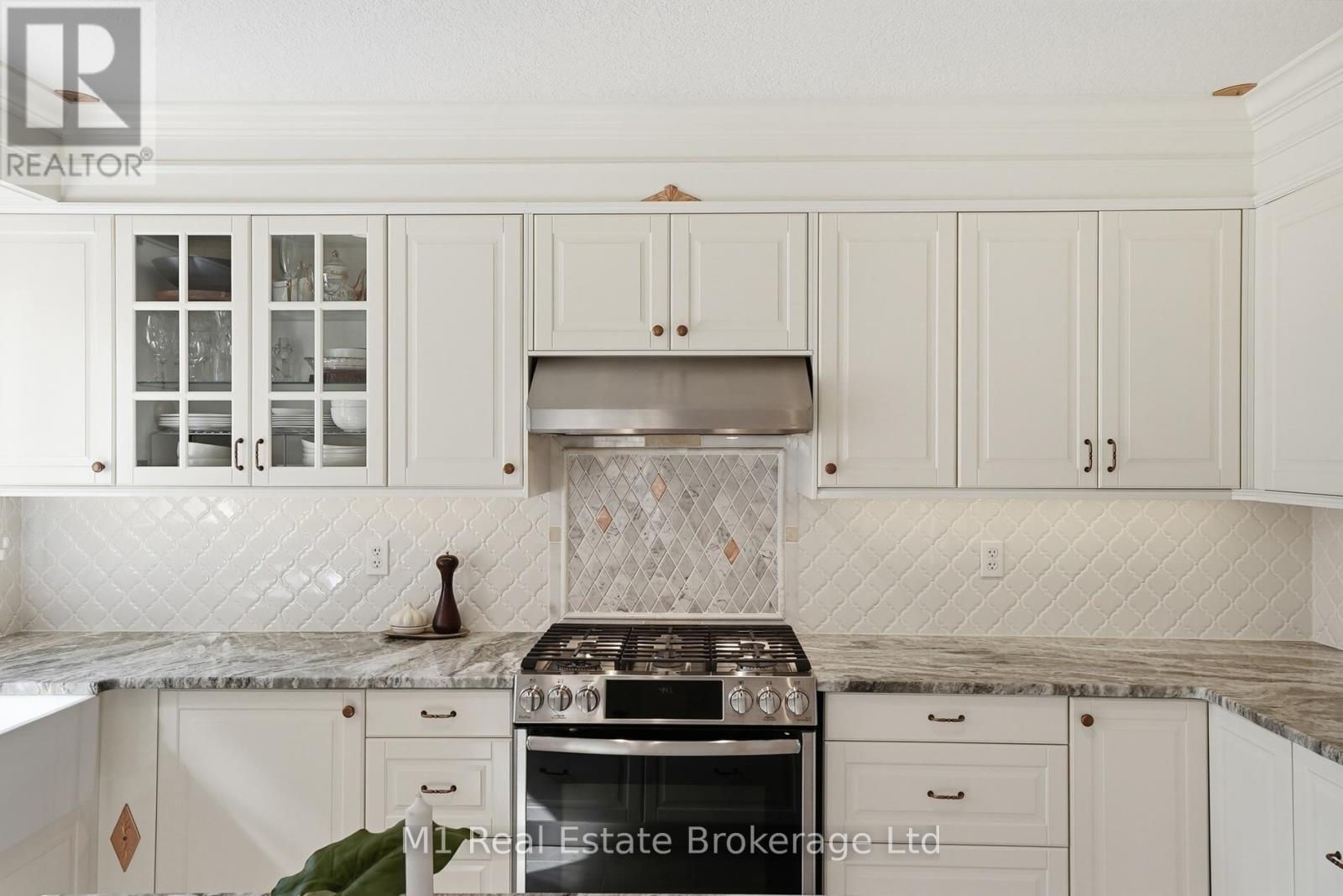 89 Mcarthur Drive, Guelph (Pineridge/Westminster Woods), ON - Indoor Photo Showing Kitchen With Upgraded Kitchen