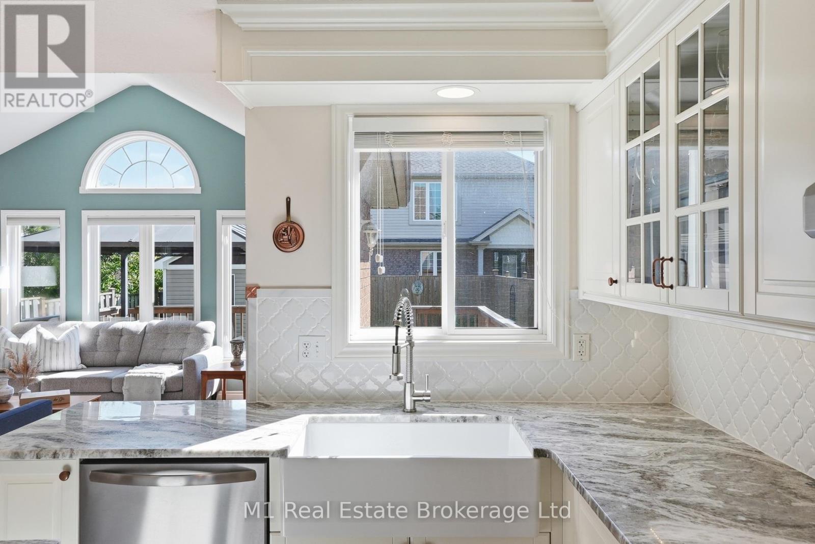 89 Mcarthur Drive, Guelph (Pineridge/Westminster Woods), ON - Indoor Photo Showing Kitchen