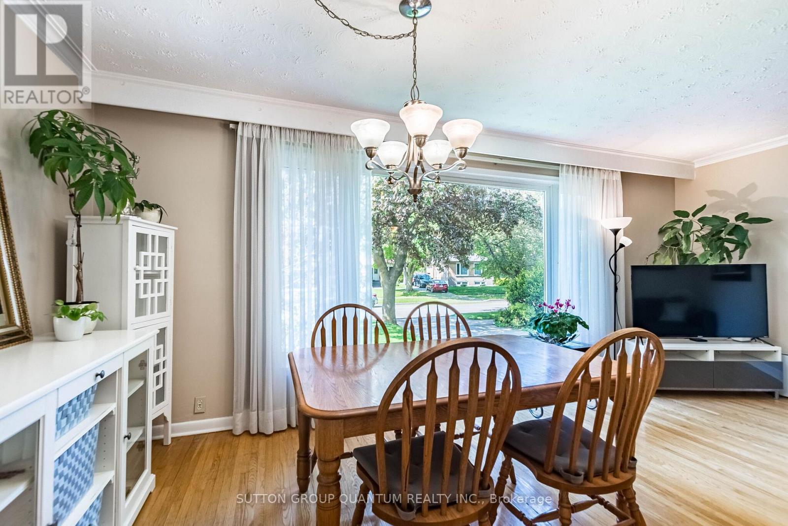 1293 Daimler Road, Mississauga, ON - Indoor Photo Showing Dining Room