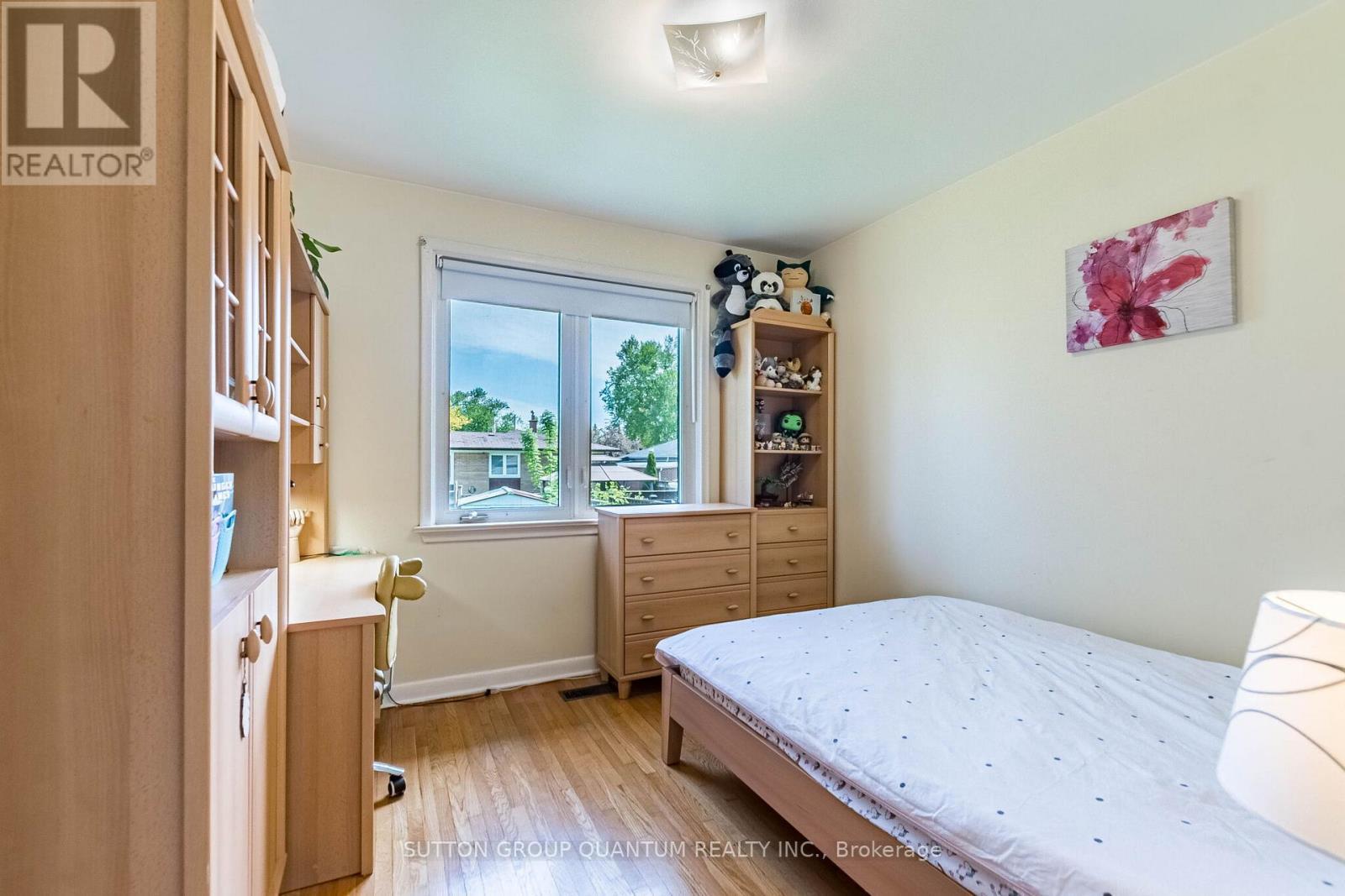 1293 Daimler Road, Mississauga, ON - Indoor Photo Showing Bedroom