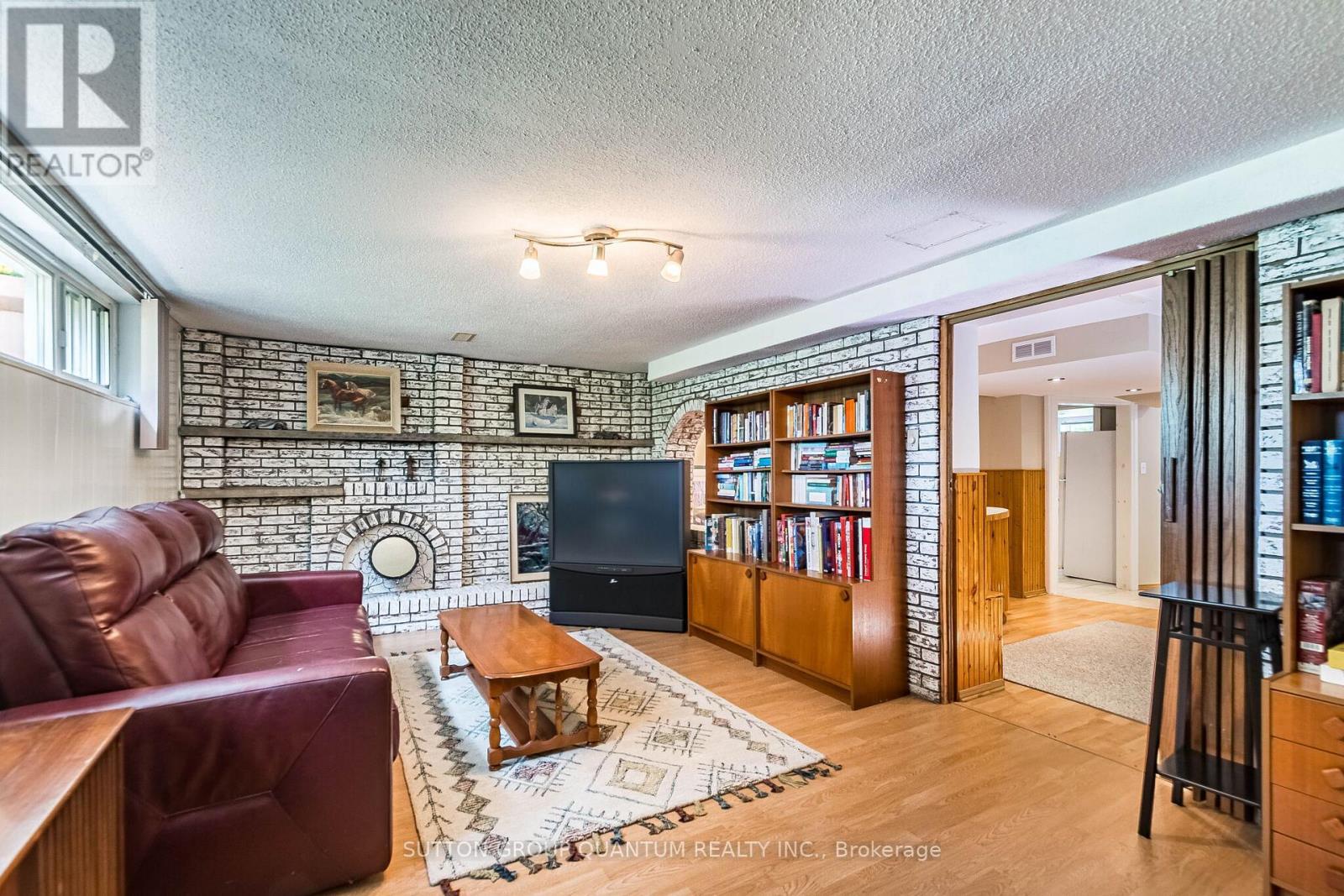 1293 Daimler Road, Mississauga, ON - Indoor