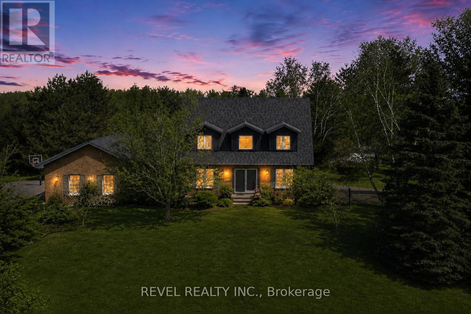 14227 Trafalgar Road, Halton Hills, ON - Outdoor