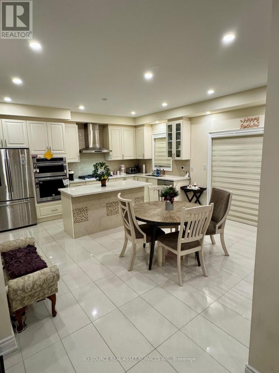 14 Boundary Creek Path, Brampton, ON - Indoor Photo Showing Dining Room