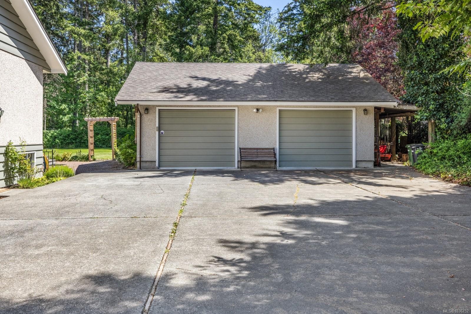 6067 Lakes Rd, Duncan, BC