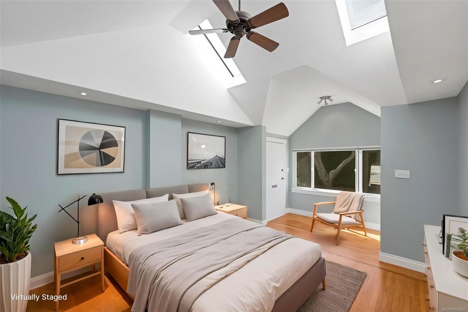 610 Ralph St, Saanich, BC