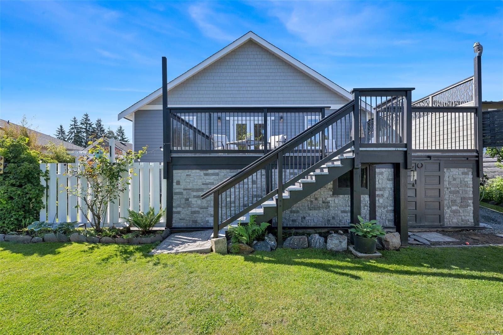 610 Ralph St, Saanich, BC