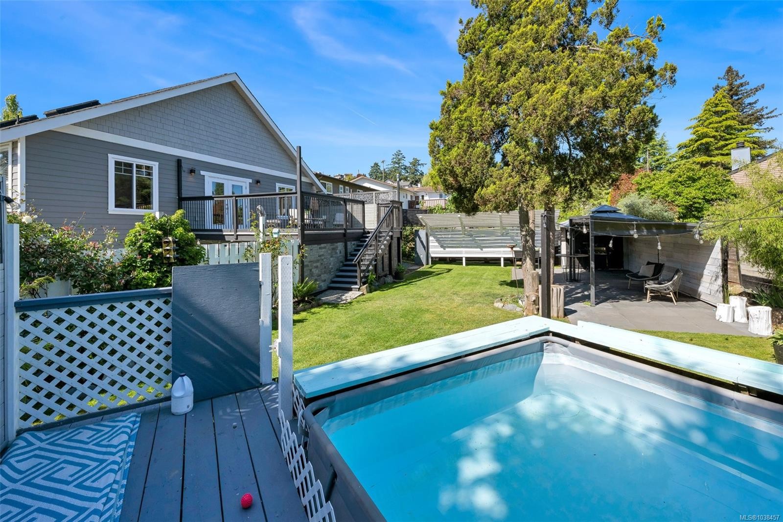 610 Ralph St, Saanich, BC