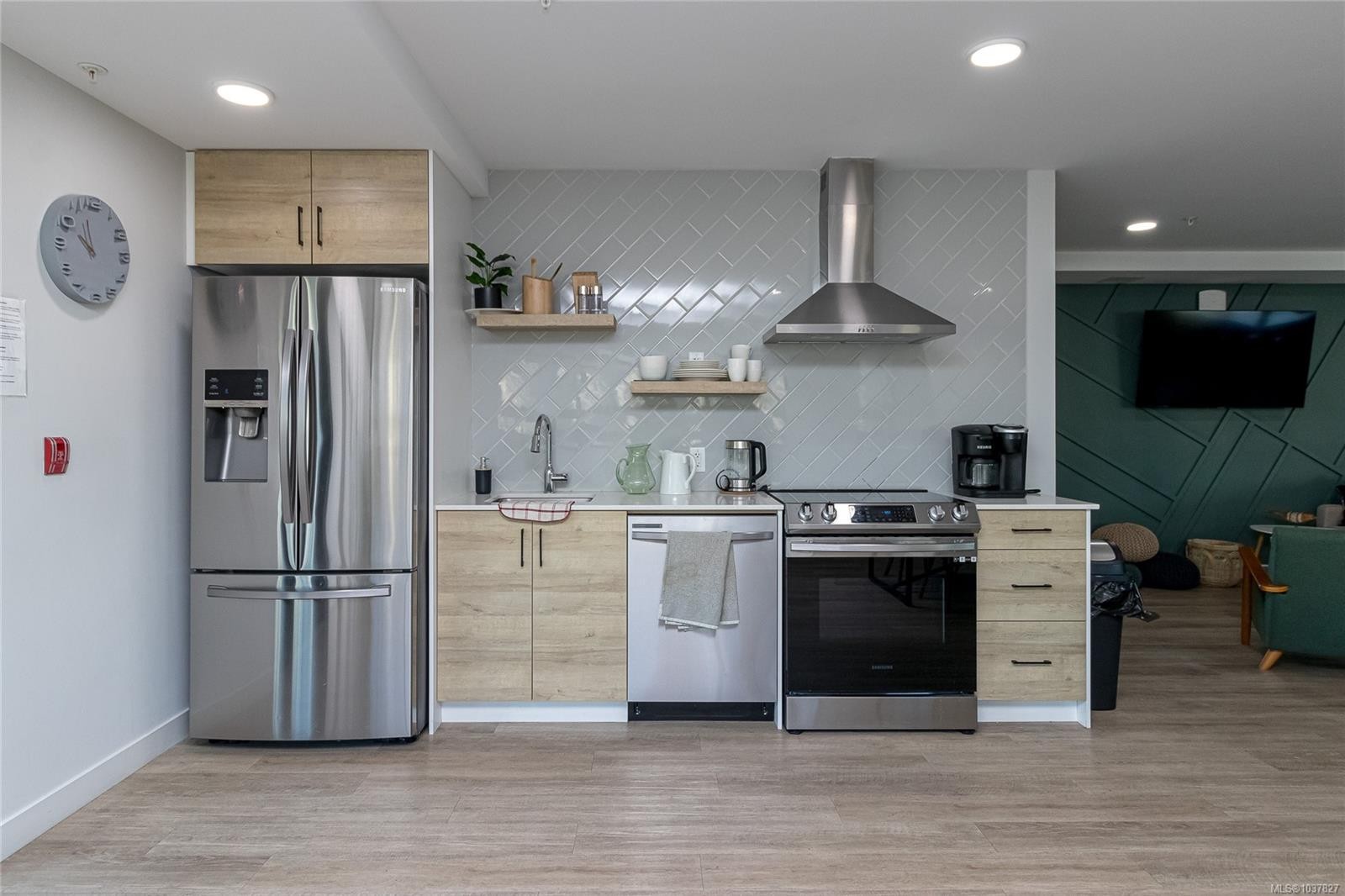 #217-2469 Gateway Rd, Langford, BC - Indoor Photo Showing Kitchen With Stainless Steel Kitchen With Upgraded Kitchen