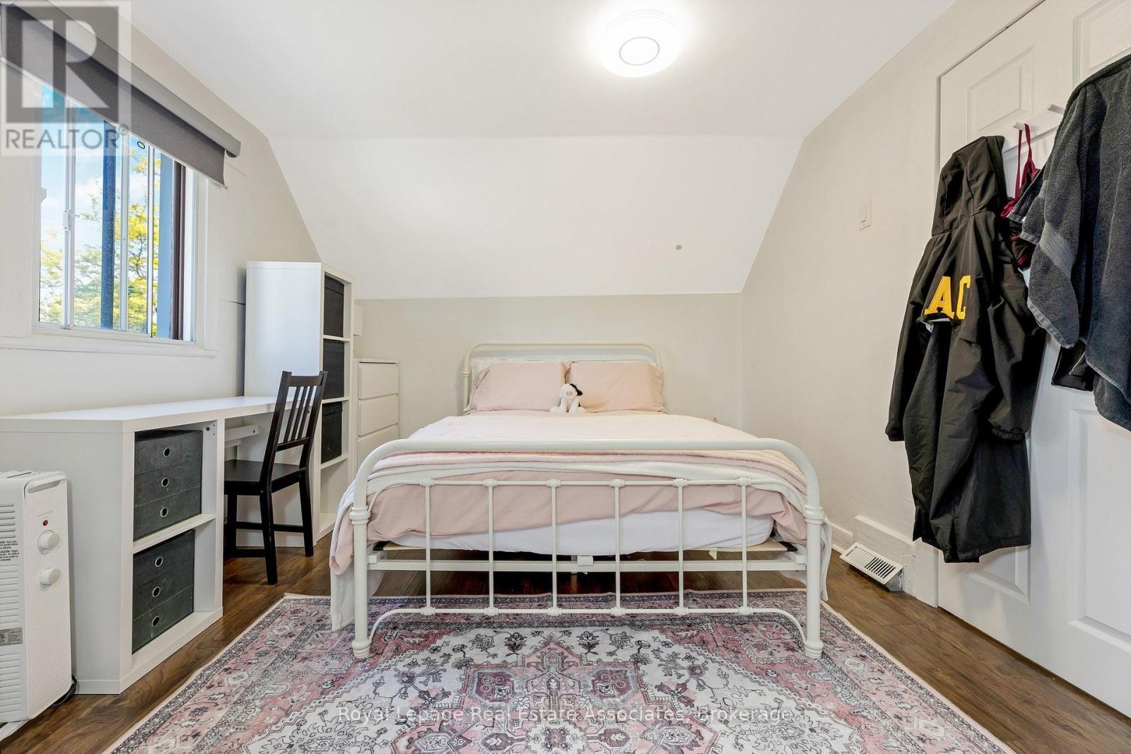 19 Beaucourt Road, Hamilton, ON - Indoor Photo Showing Bedroom