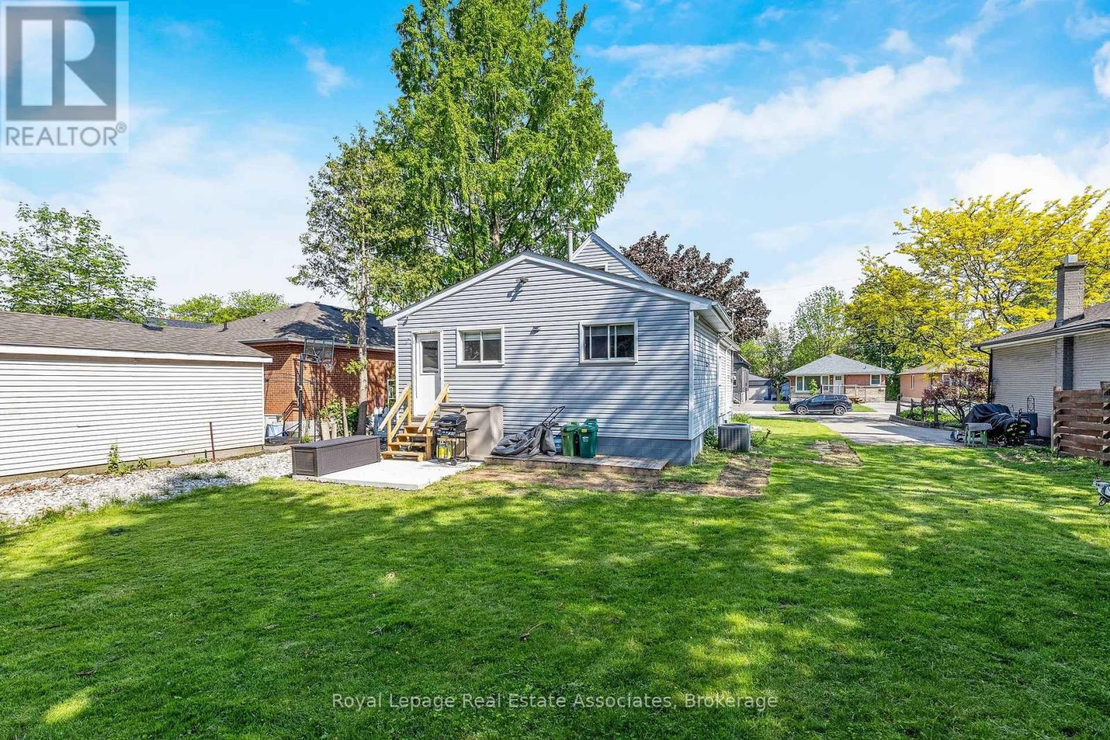 19 Beaucourt Road, Hamilton, ON - Outdoor