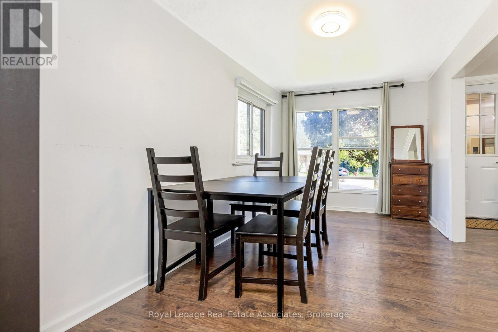 19 Beaucourt Road, Hamilton, ON - Indoor Photo Showing Dining Room