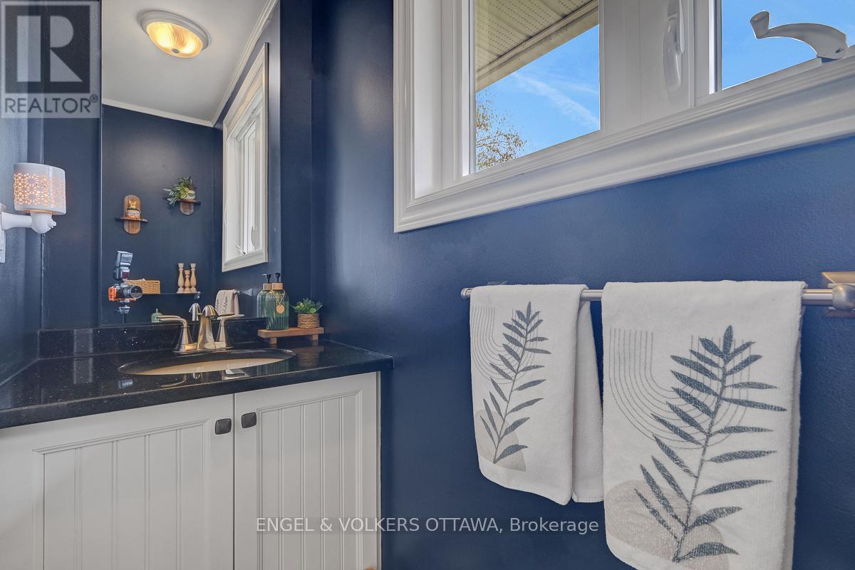 2963 Roger Stevens Drive E, Ottawa, ON - Photo Showing Bathroom