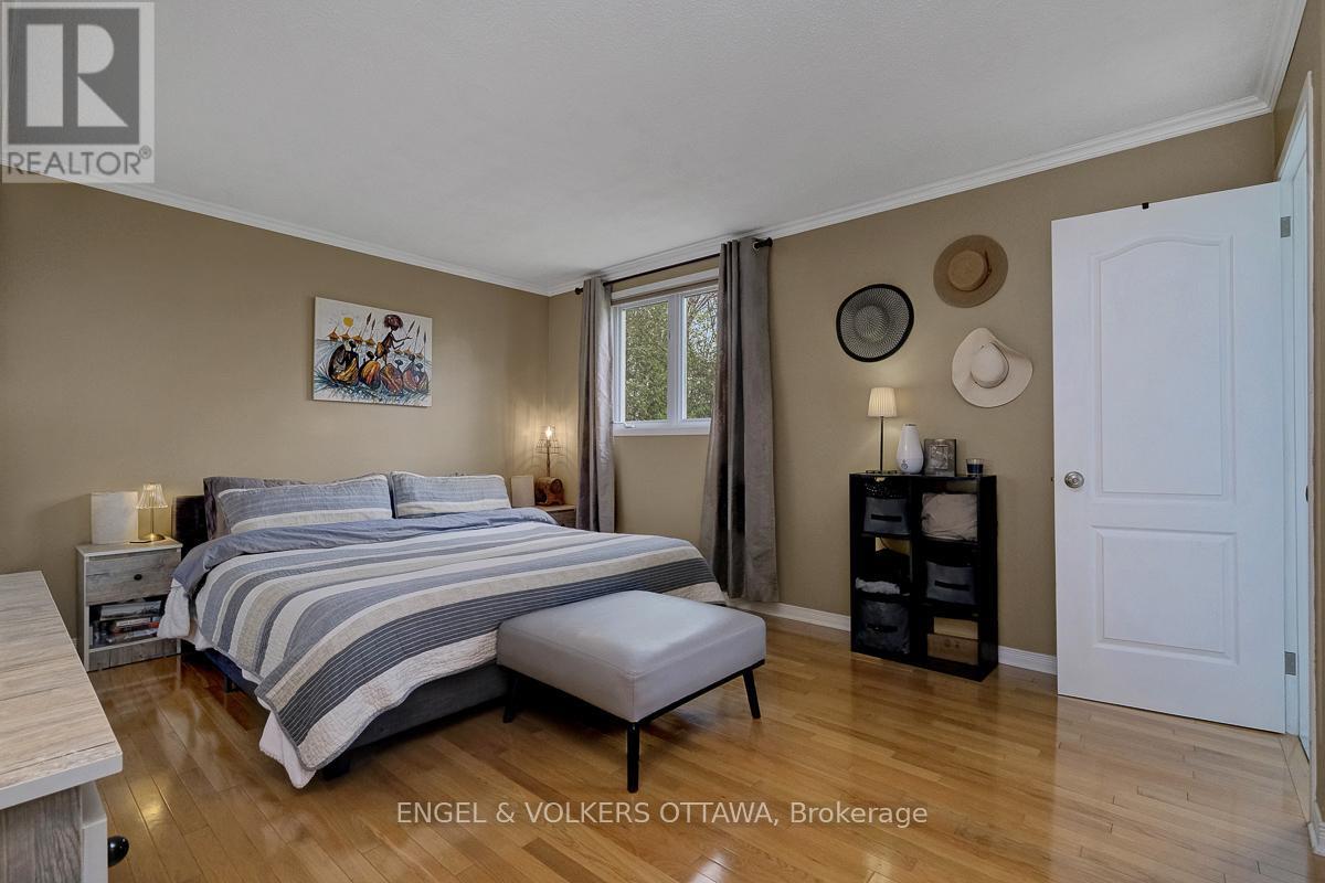 2963 Roger Stevens Drive E, Ottawa, ON - Indoor Photo Showing Bedroom