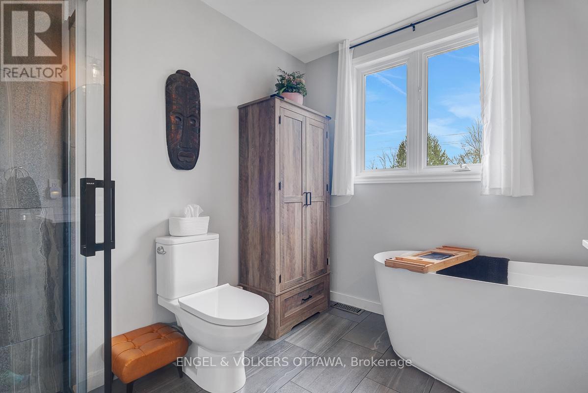 2963 Roger Stevens Drive E, Ottawa, ON - Indoor Photo Showing Bathroom