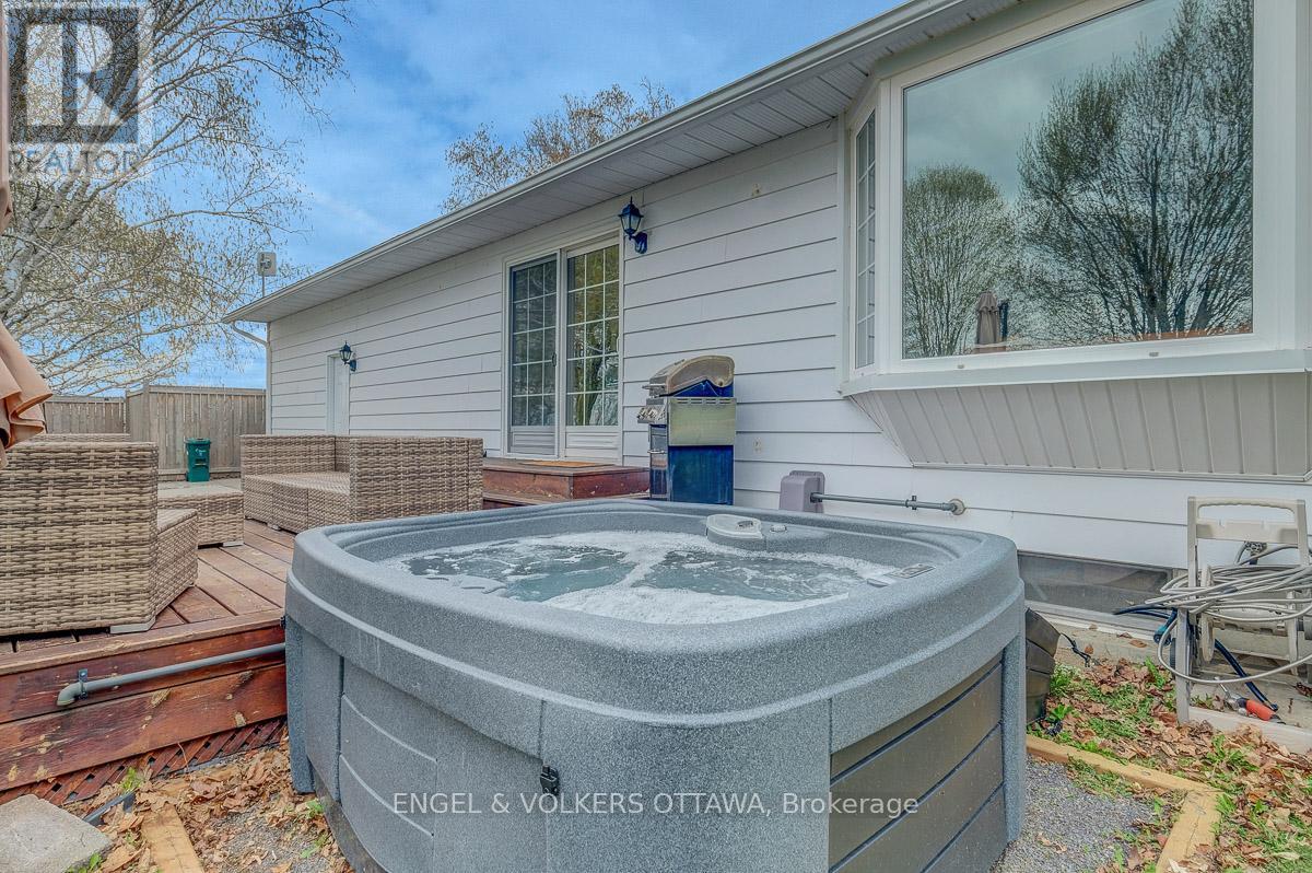 2963 Roger Stevens Drive E, Ottawa, ON - Outdoor With Deck Patio Veranda With Exterior
