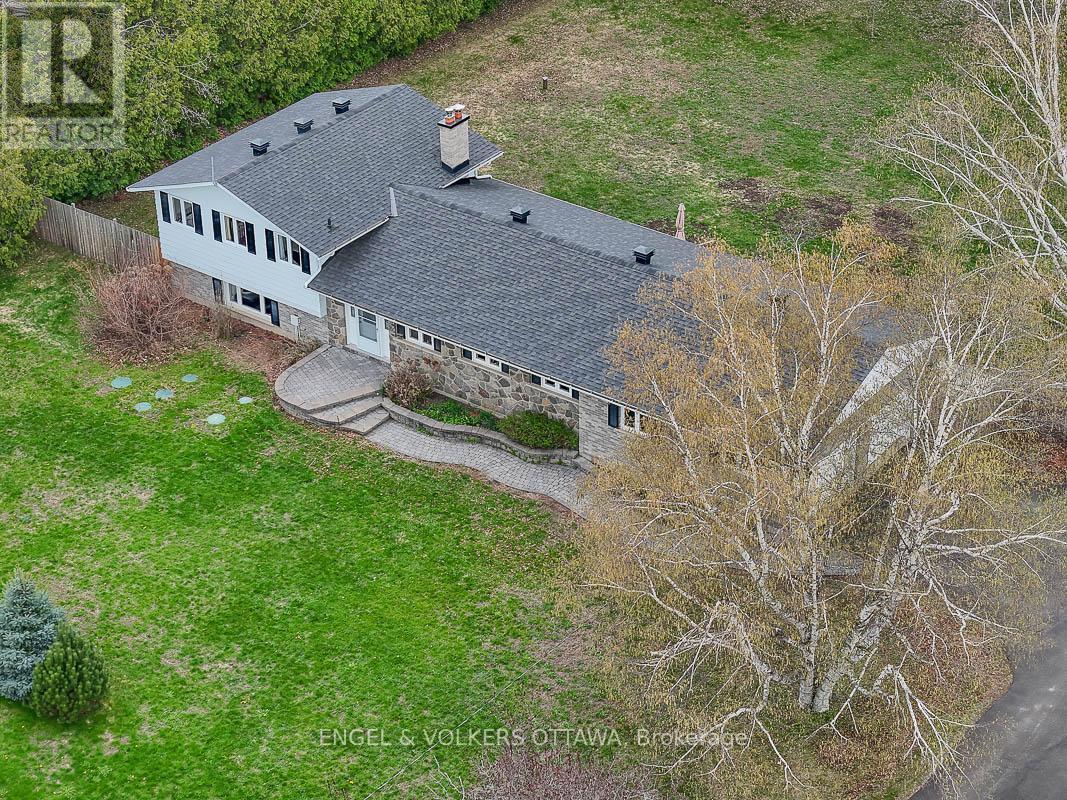 2963 Roger Stevens Drive E, Ottawa, ON - Outdoor