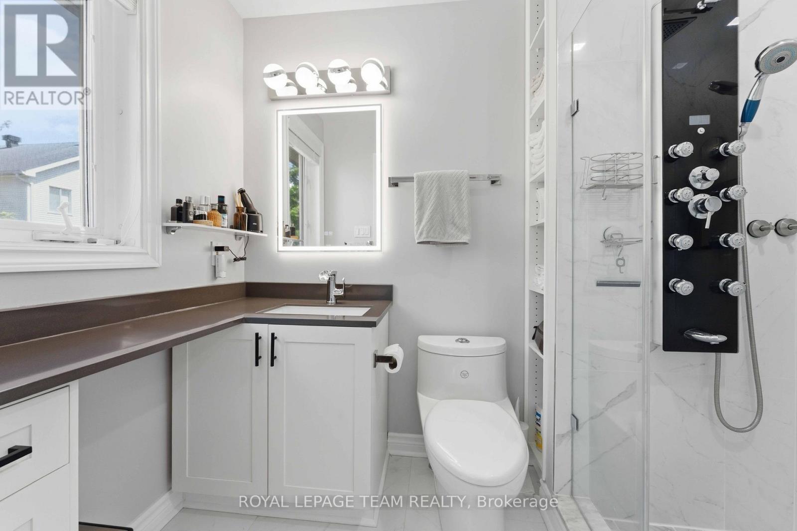 43 West Ridge Drive, Ottawa, ON - Indoor Photo Showing Bathroom