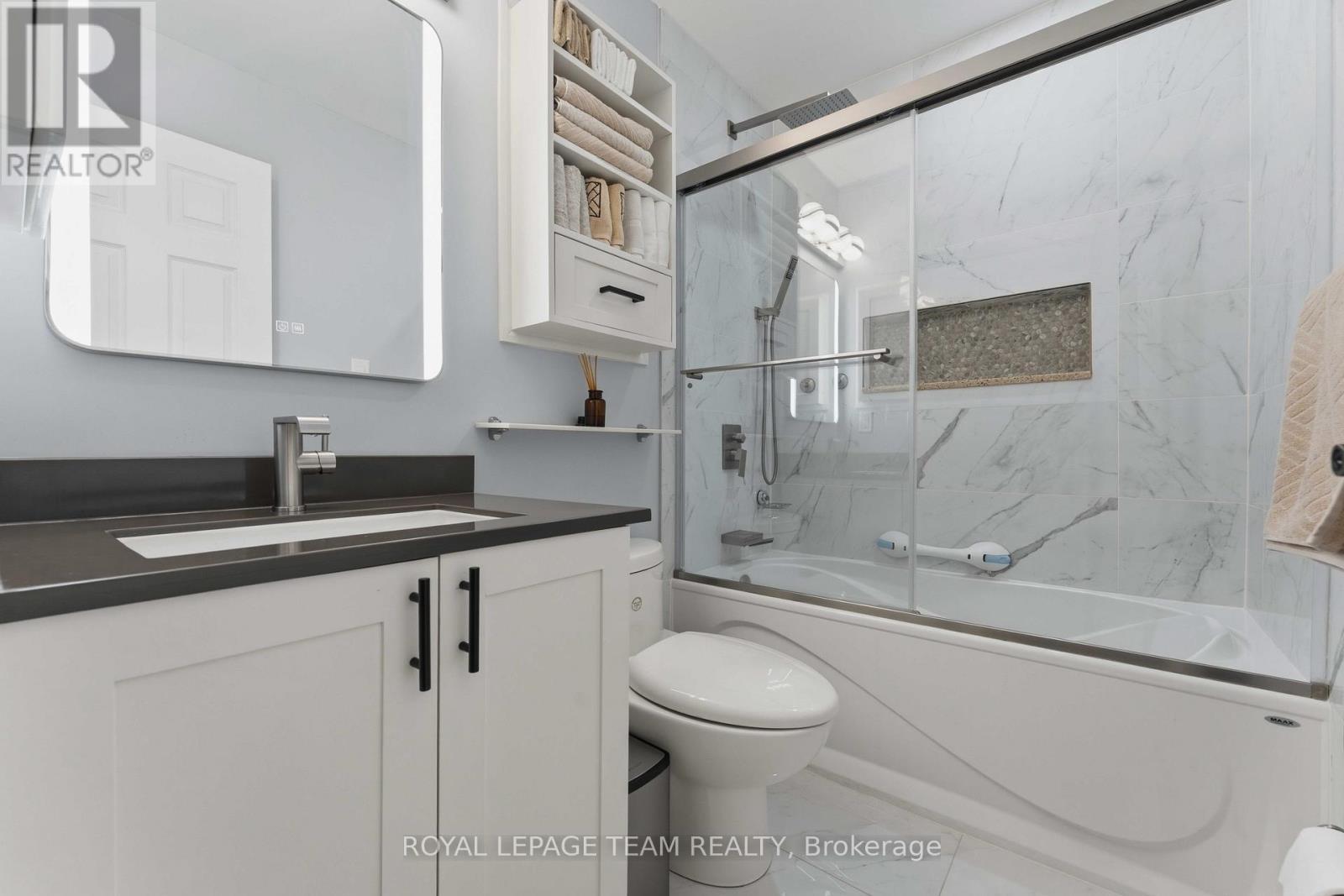 43 West Ridge Drive, Ottawa, ON - Indoor Photo Showing Bathroom