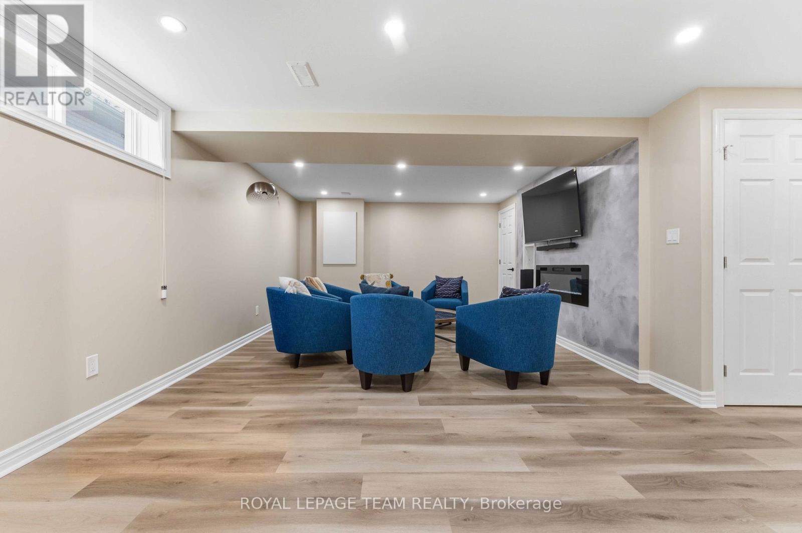 43 West Ridge Drive, Ottawa, ON - Indoor Photo Showing Other Room
