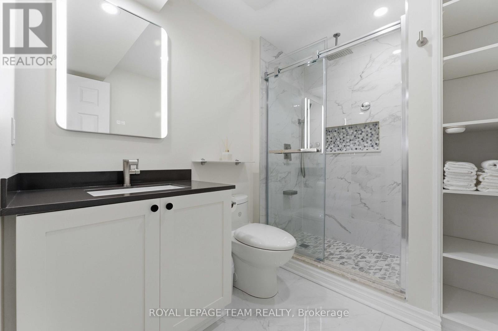 43 West Ridge Drive, Ottawa, ON - Indoor Photo Showing Bathroom