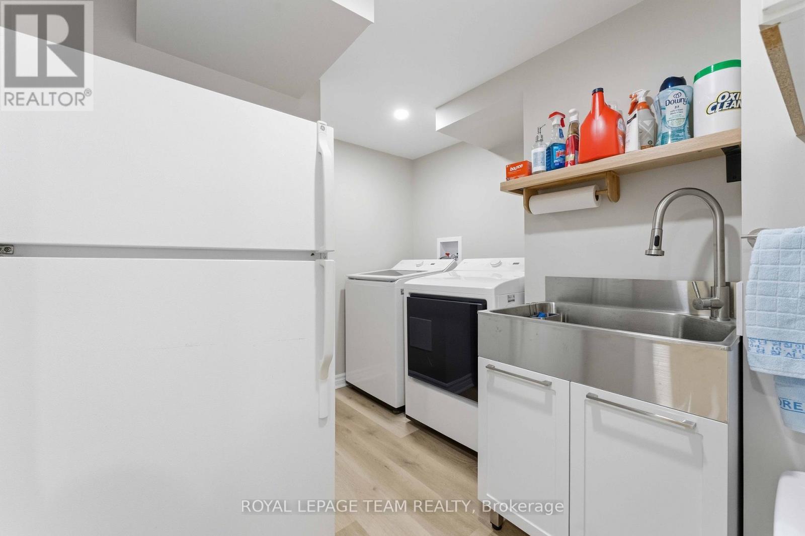 43 West Ridge Drive, Ottawa, ON - Indoor Photo Showing Laundry Room
