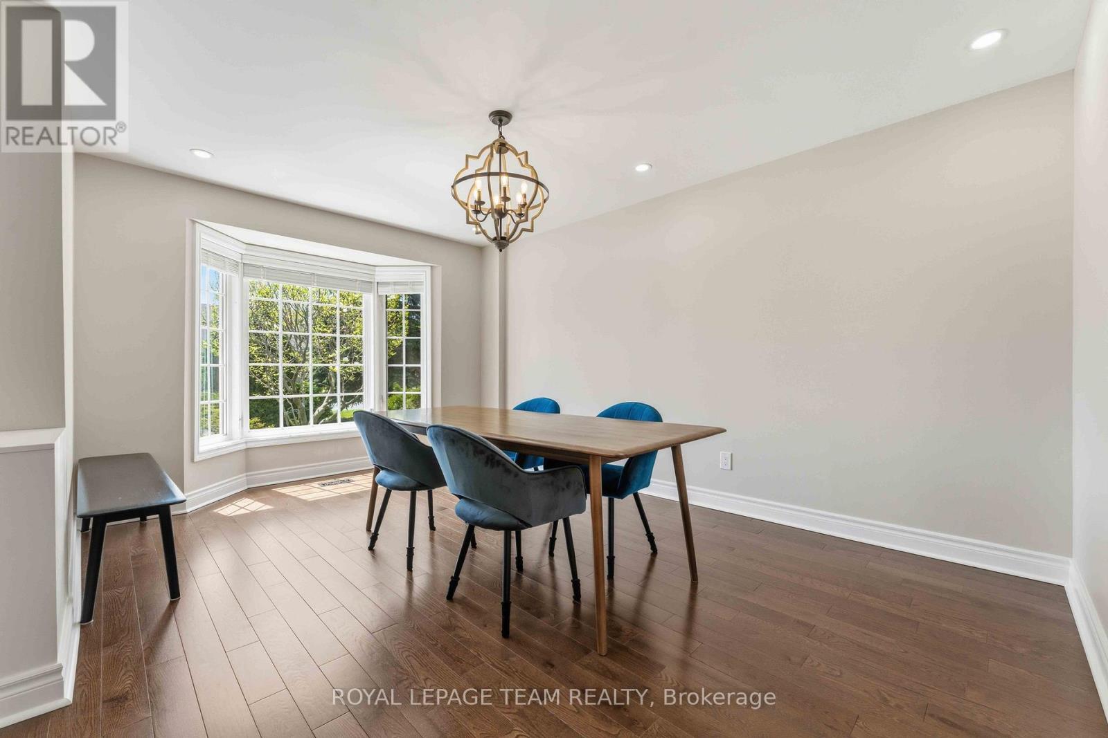 43 West Ridge Drive, Ottawa, ON - Indoor Photo Showing Dining Room