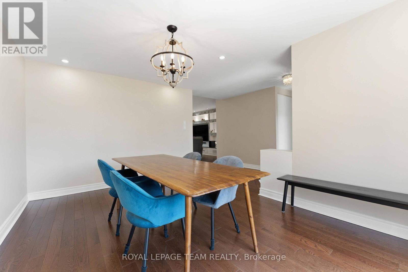 43 West Ridge Drive, Ottawa, ON - Indoor Photo Showing Dining Room
