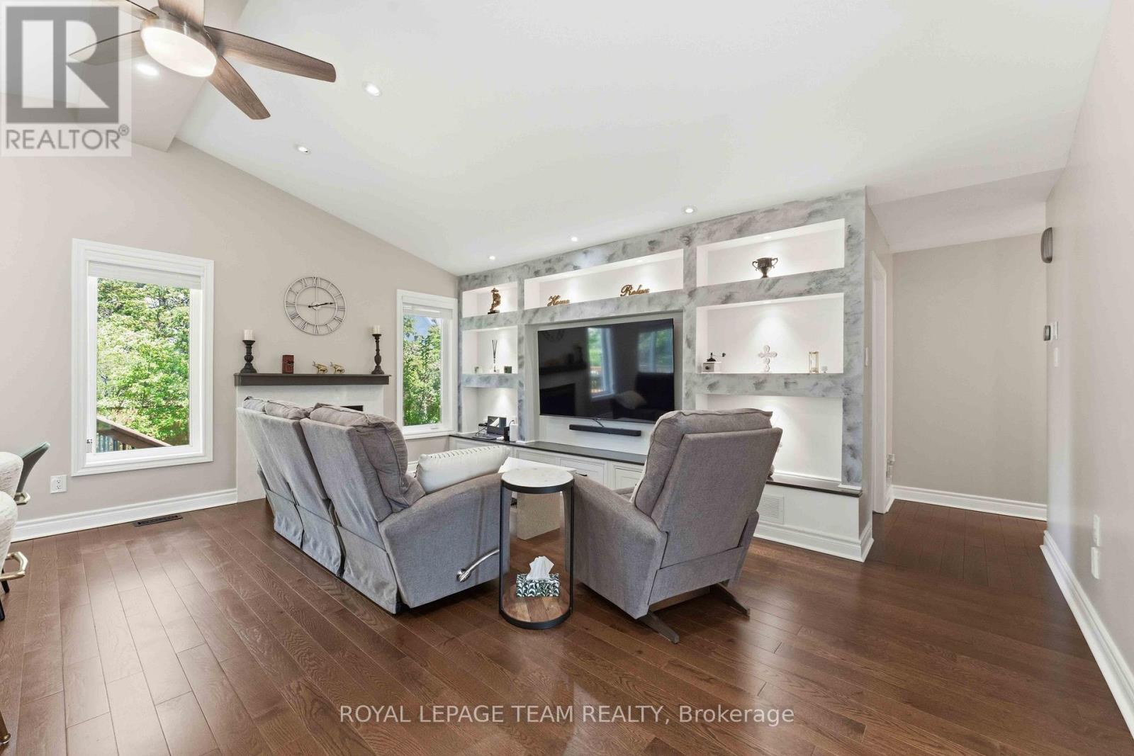 43 West Ridge Drive, Ottawa, ON - Indoor Photo Showing Other Room