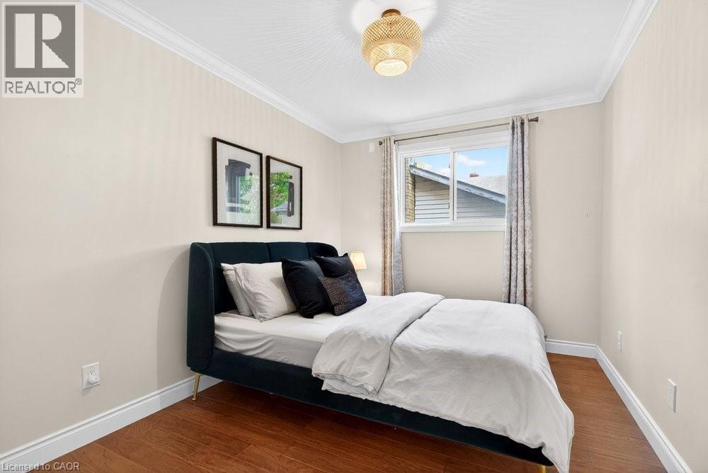 758 Francis Road, Burlington, ON - Indoor Photo Showing Bedroom