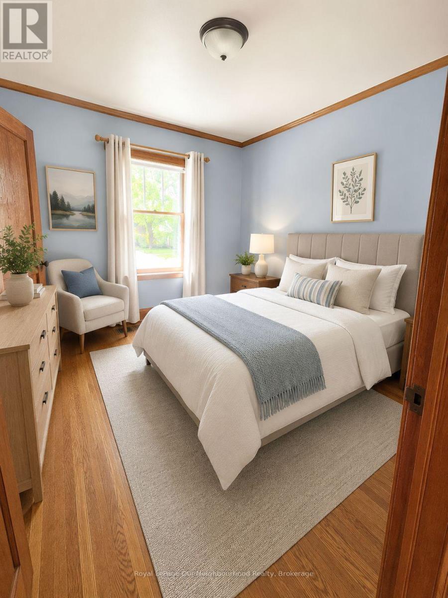 65 Gladstone Avenue, Oshawa (Mclaughlin), ON - Indoor Photo Showing Bedroom
