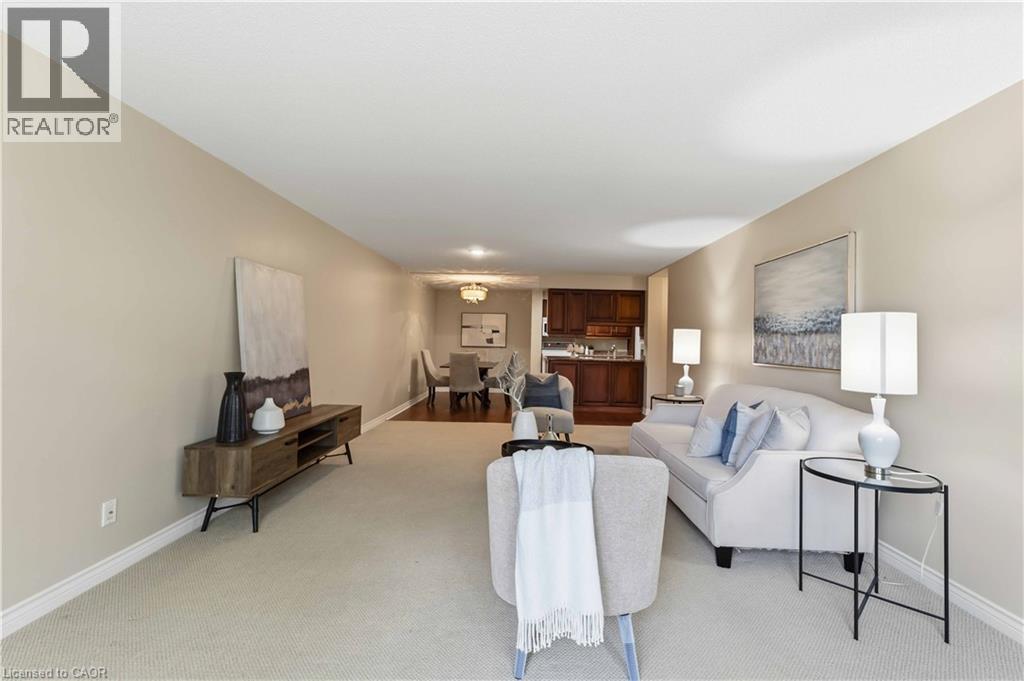 970 Golf Links Road Unit# 205, Ancaster, ON - Indoor Photo Showing Living Room