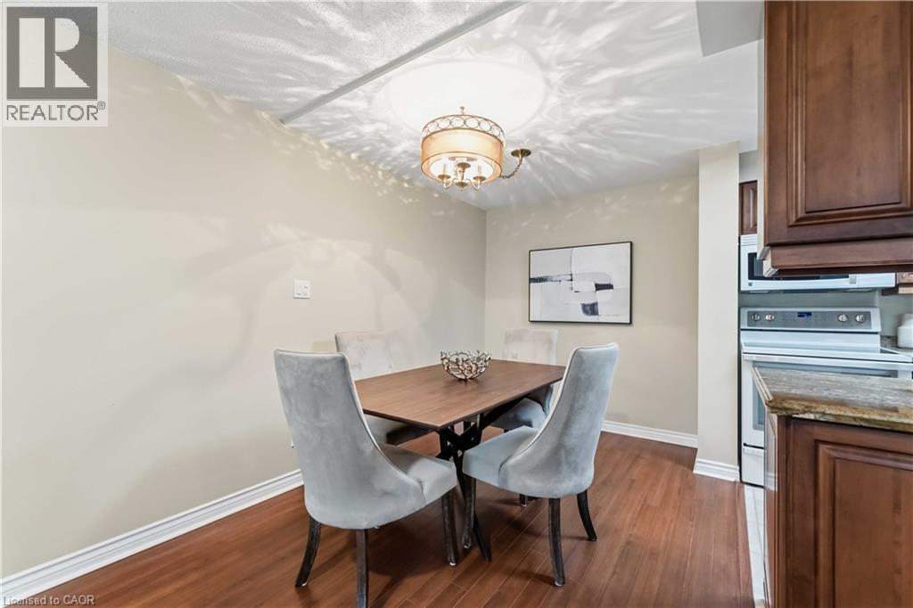 970 Golf Links Road Unit# 205, Ancaster, ON - Indoor Photo Showing Dining Room