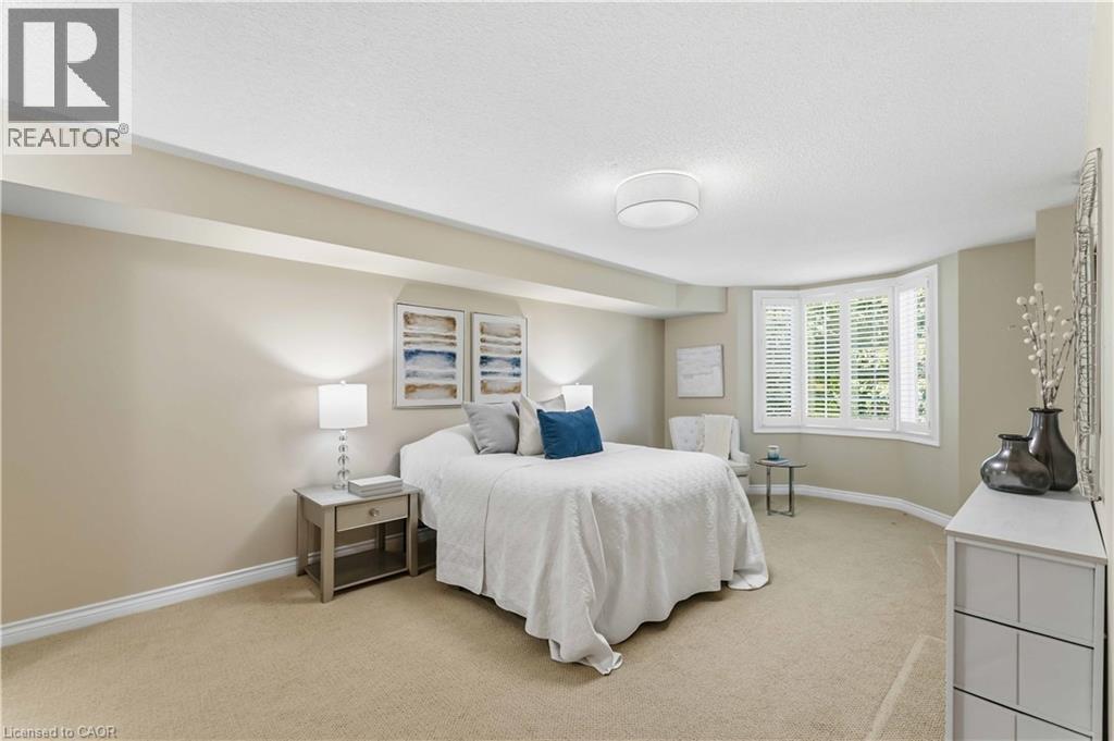 970 Golf Links Road Unit# 205, Ancaster, ON - Indoor Photo Showing Bedroom