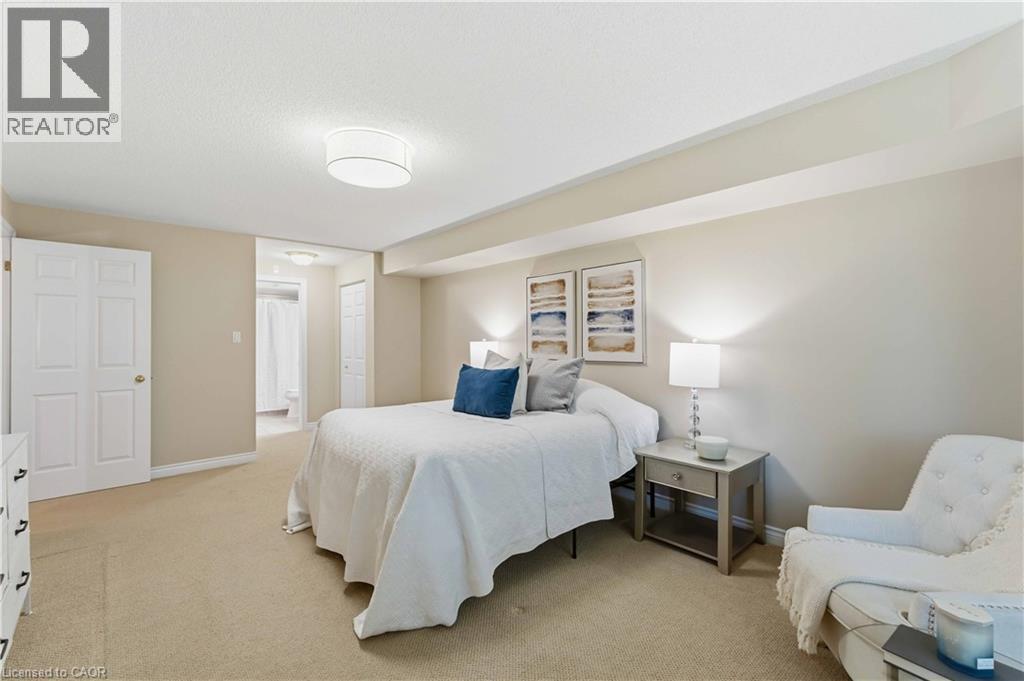 970 Golf Links Road Unit# 205, Ancaster, ON - Indoor Photo Showing Bedroom