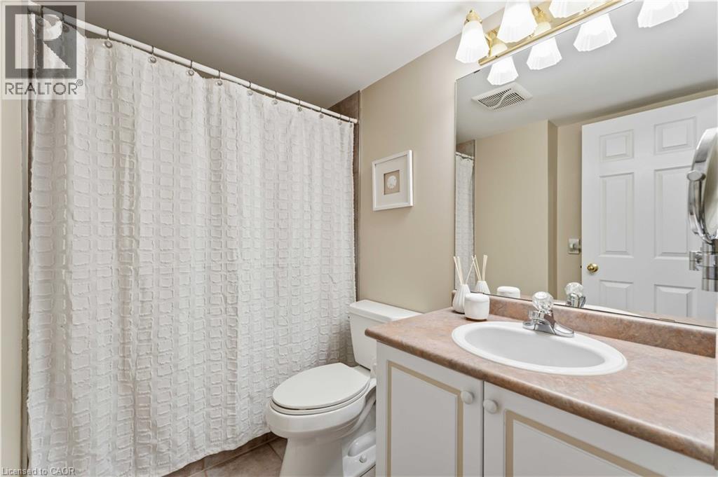 970 Golf Links Road Unit# 205, Ancaster, ON - Indoor Photo Showing Bathroom