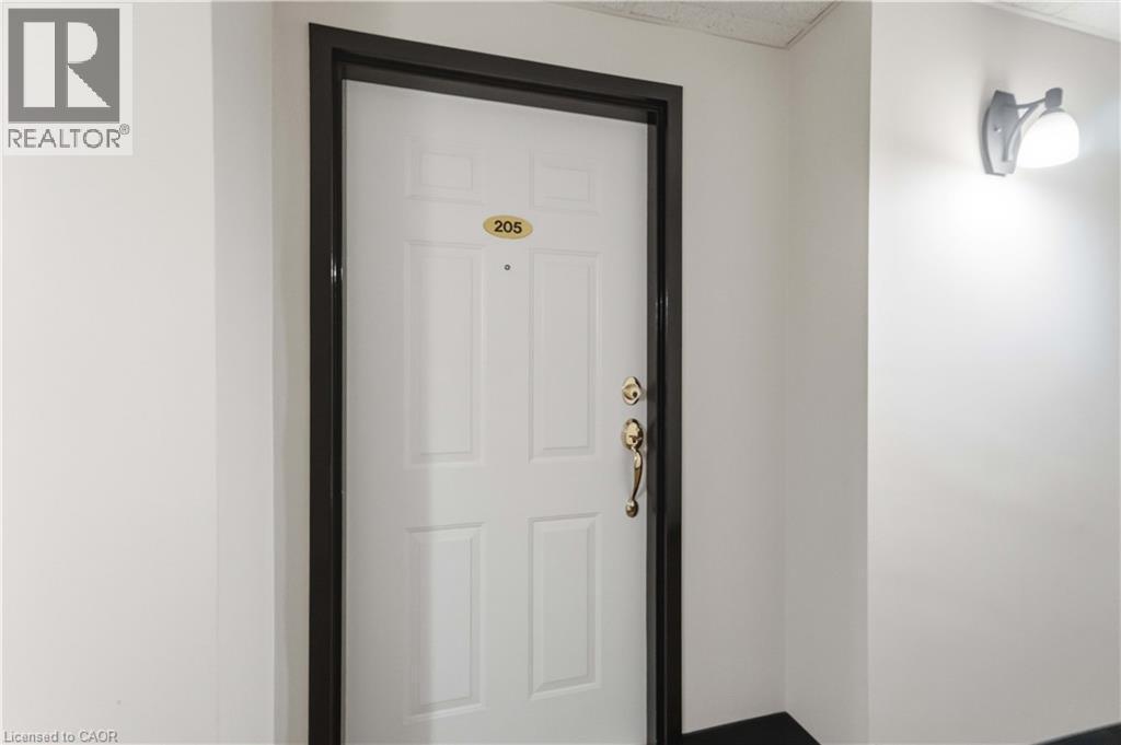 970 Golf Links Road Unit# 205, Ancaster, ON - Indoor Photo Showing Other Room