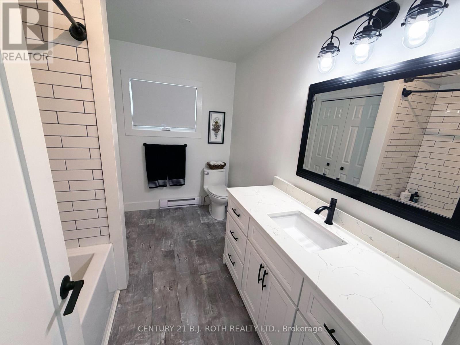 Upstairs Bathroom - 8101 Kings River Road, Ramara, ON - Indoor Photo Showing Bathroom