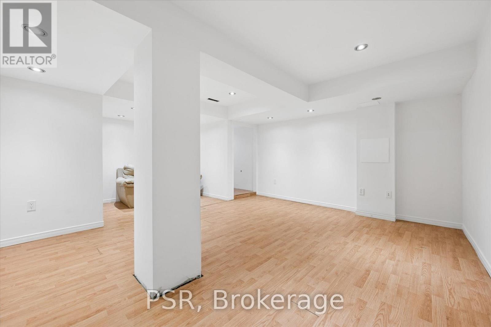 25 Queenston Drive, Kitchener, ON - Indoor Photo Showing Other Room