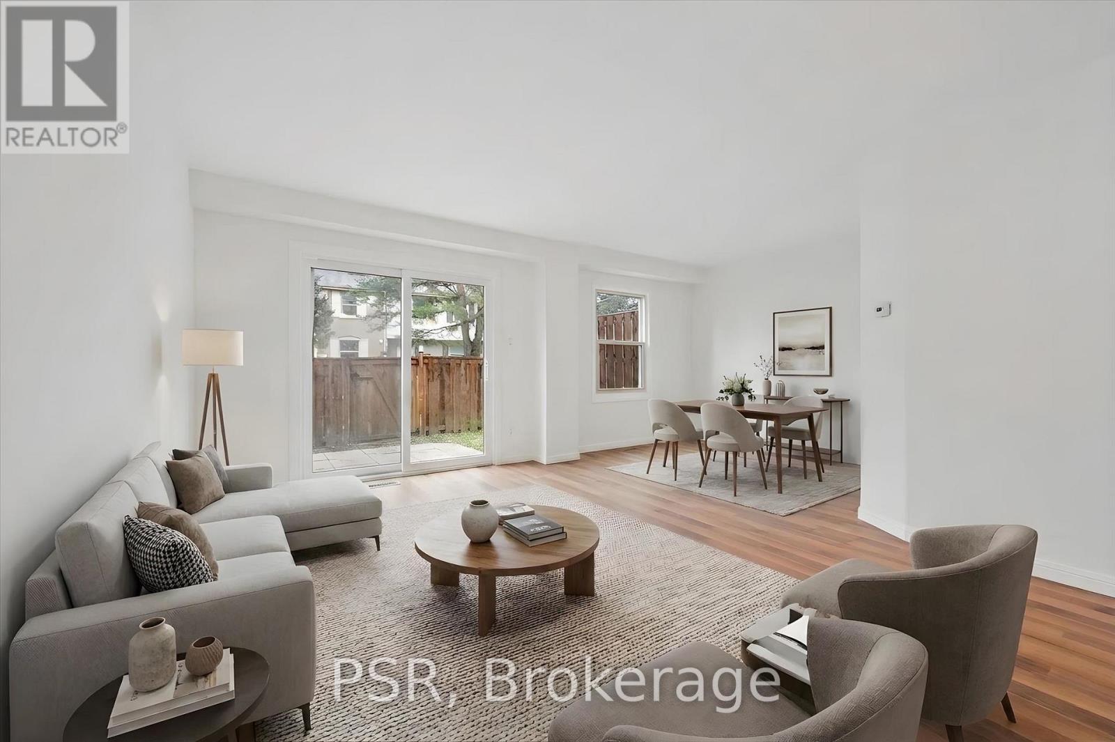 25 Queenston Drive, Kitchener, ON - Indoor Photo Showing Living Room