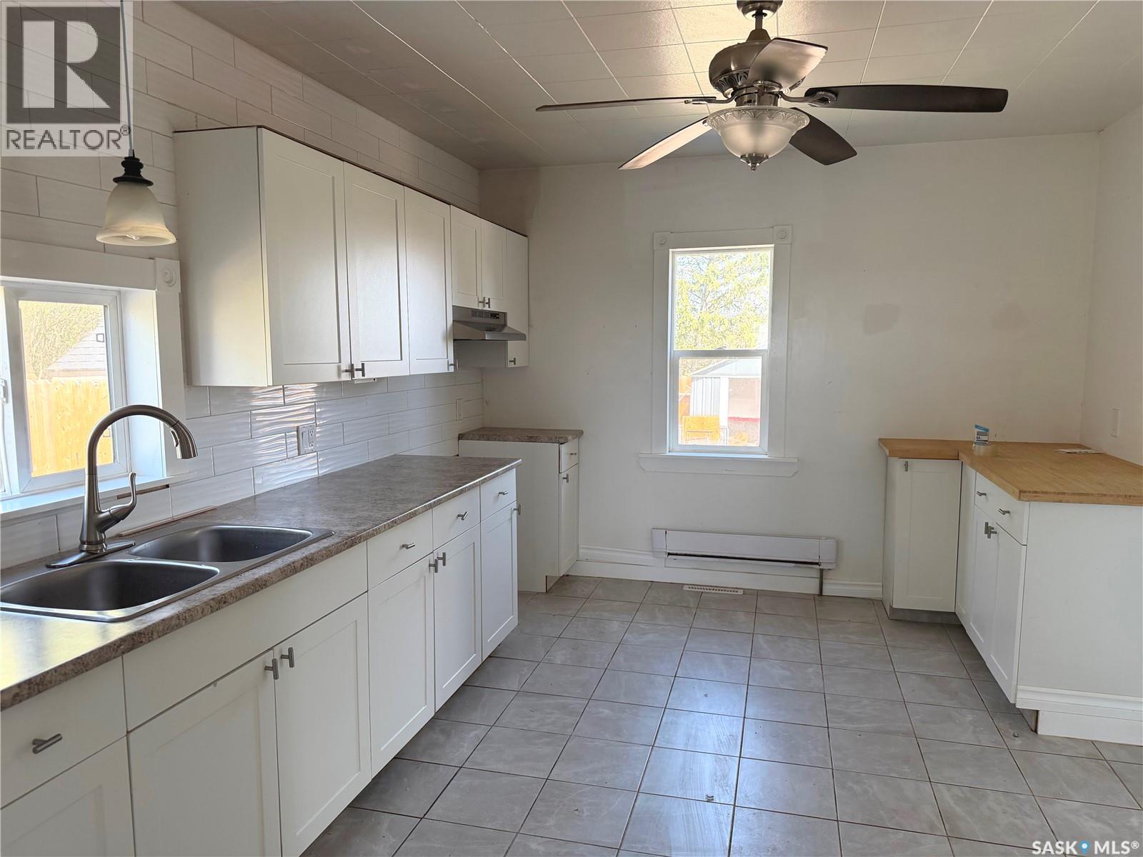 Mcnabb Acreage, Abernethy Rm No. 186, SK - Indoor Photo Showing Kitchen With Double Sink